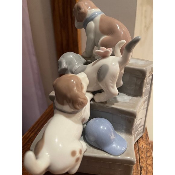 Cosmos Gifts SA49111 Fine Porcelain Three Puppies Dogs On Garden Steps with Flow - Picture 9 of 10